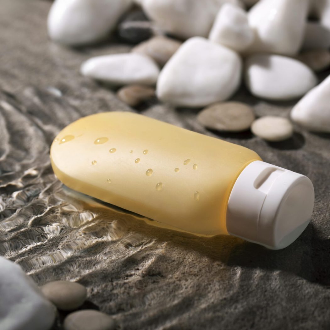 close-up-floating-water-min